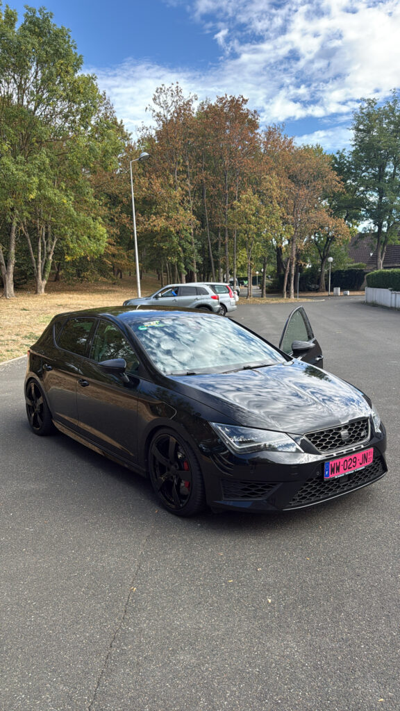 SEAT Leon Cupra — photo 3