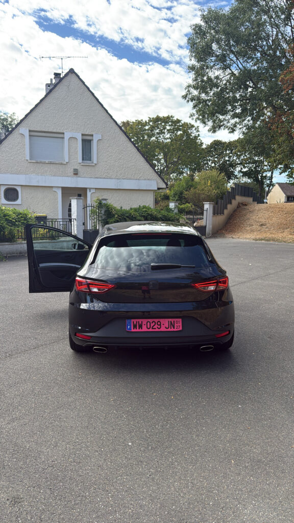 SEAT Leon Cupra — photo 7
