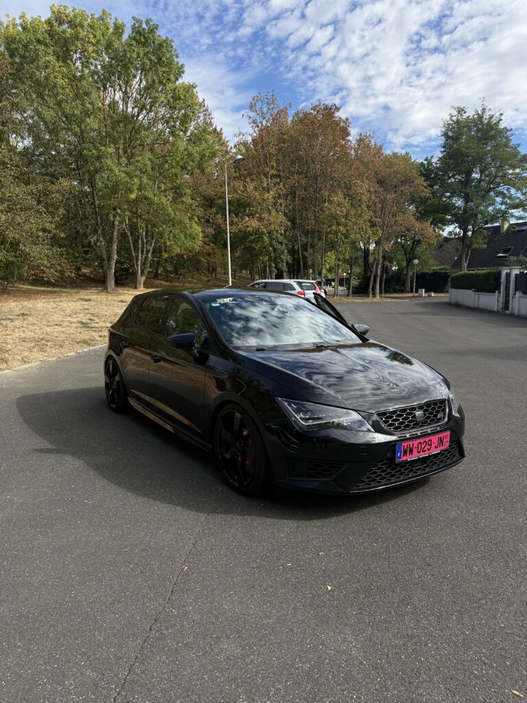 SEAT Leon Cupra — photo 10