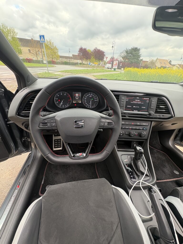 SEAT Leon Cupra ST — photo 4