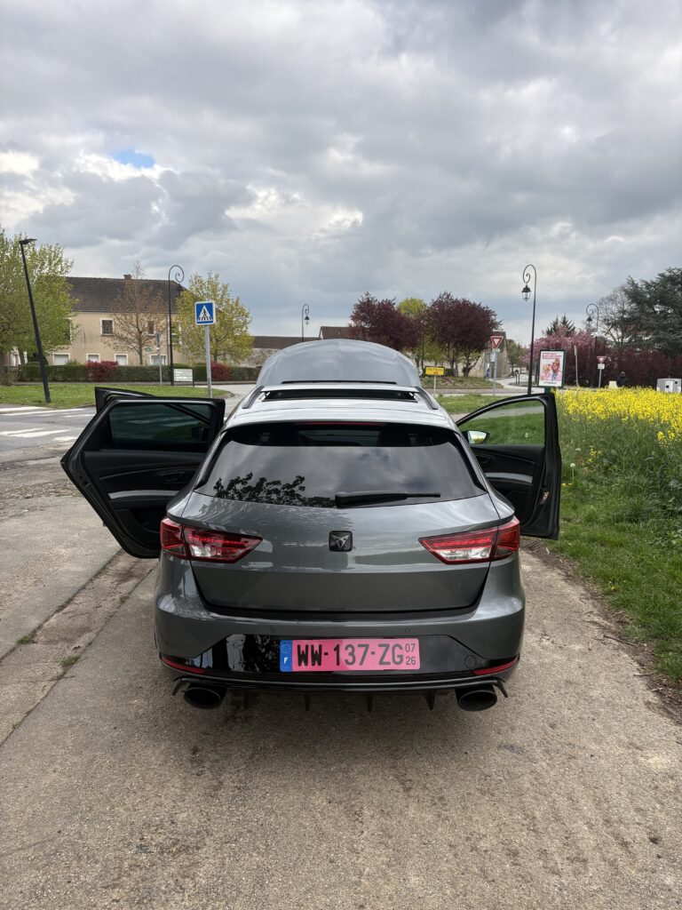 SEAT Leon Cupra ST — photo 6