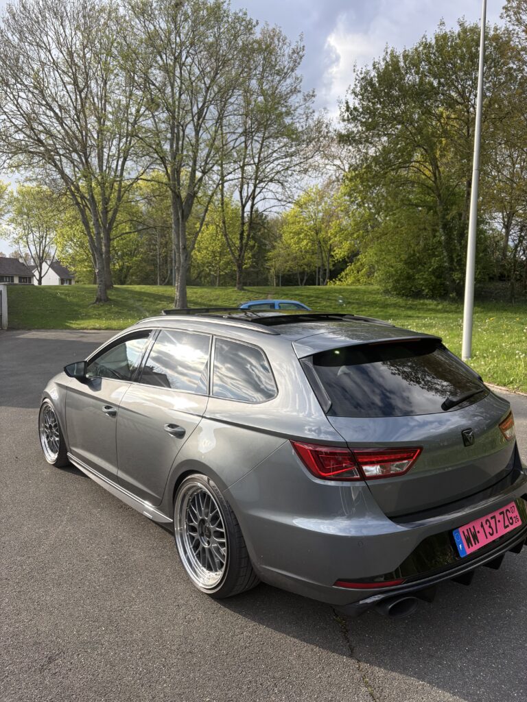 SEAT Leon Cupra ST — photo 2