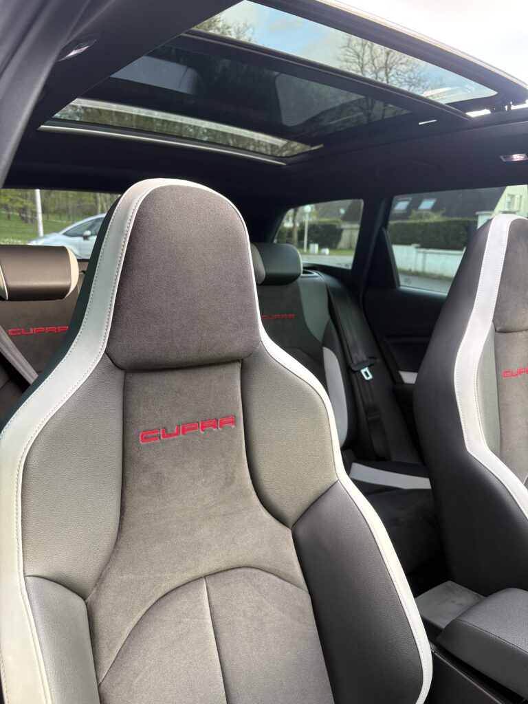 SEAT Leon Cupra ST — photo 3